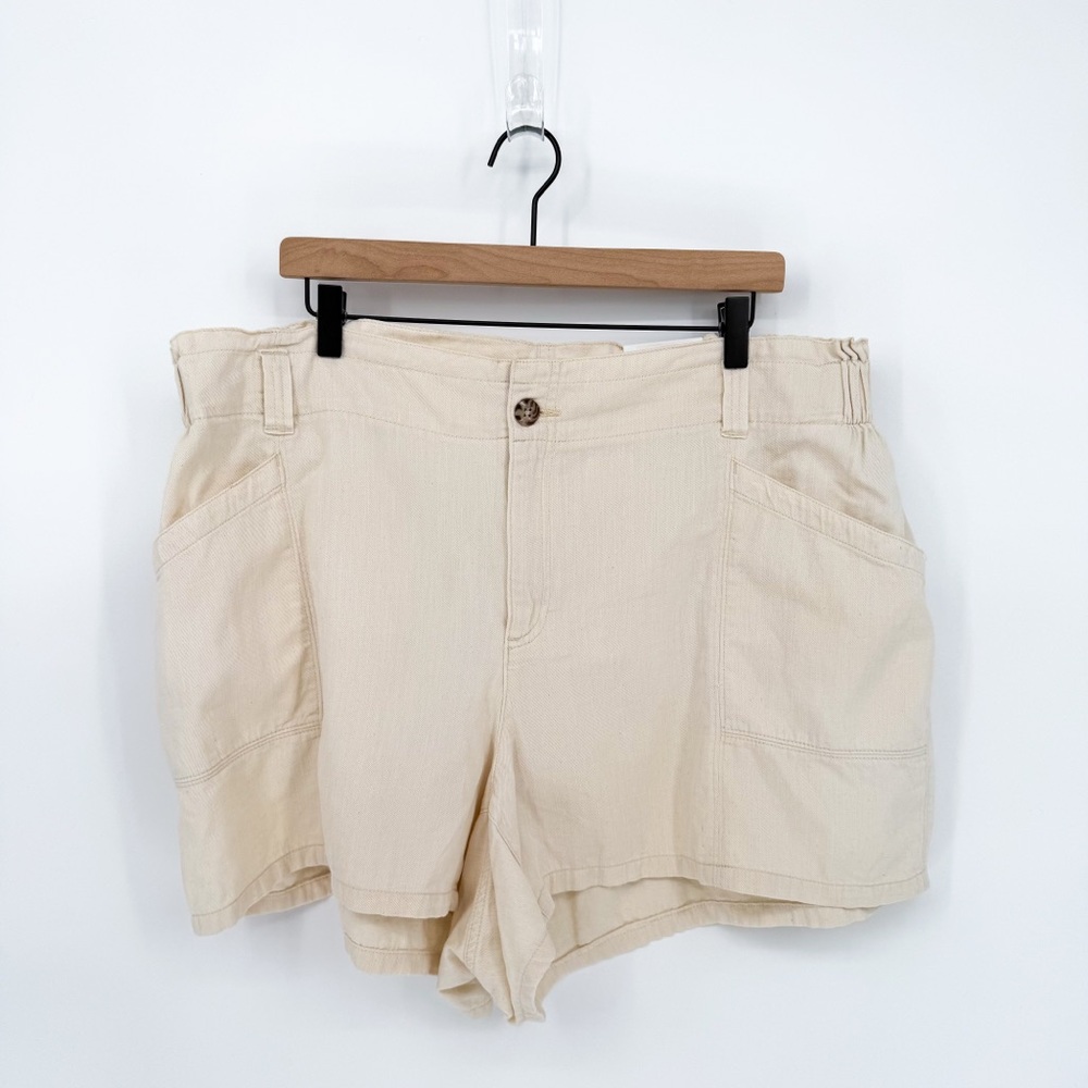 NWT Old Navy High-Waisted Belted Workwear Twill Shorts in Natural Combo 2X - Picture 2 of 12